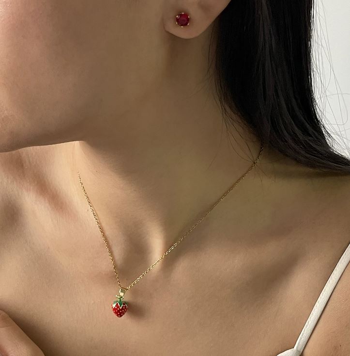 Set de Joyería para Regalo – Collar y Aretes de Fresa en Oro 14K para Mujer o Niña