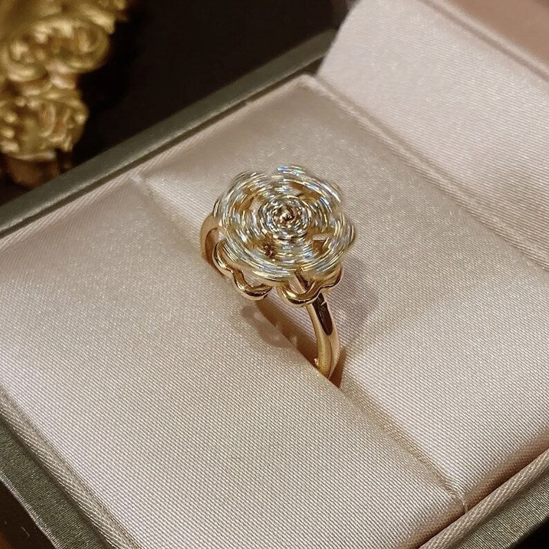 El Secreto para Reducir el Estrés: Anillo Giratorio Trébol con Diseño Innovador