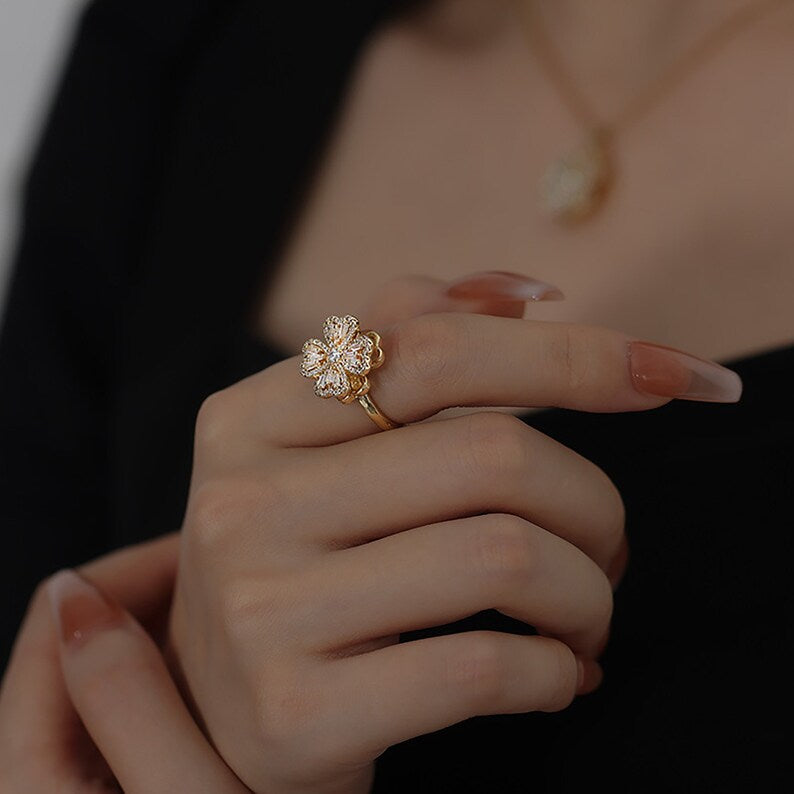 El Secreto para Reducir el Estrés: Anillo Giratorio Trébol con Diseño Innovador