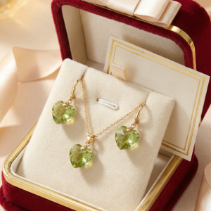 Set Collar Y Aretes Dorado Corazón Cristal Swarovski
